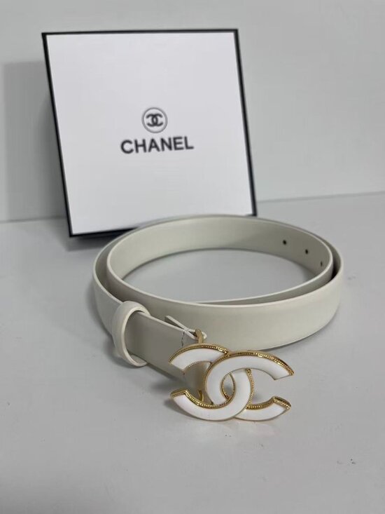Chanel Women\'s Classic Leather Belt with Enamel CC Buckle
